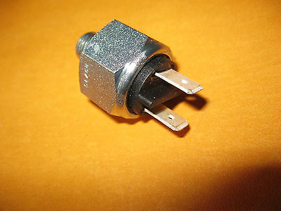 FORD TRANSIT Mk1 (1965-1972) HYDRAULIC BRAKE LIGHT SWITCH - 34542