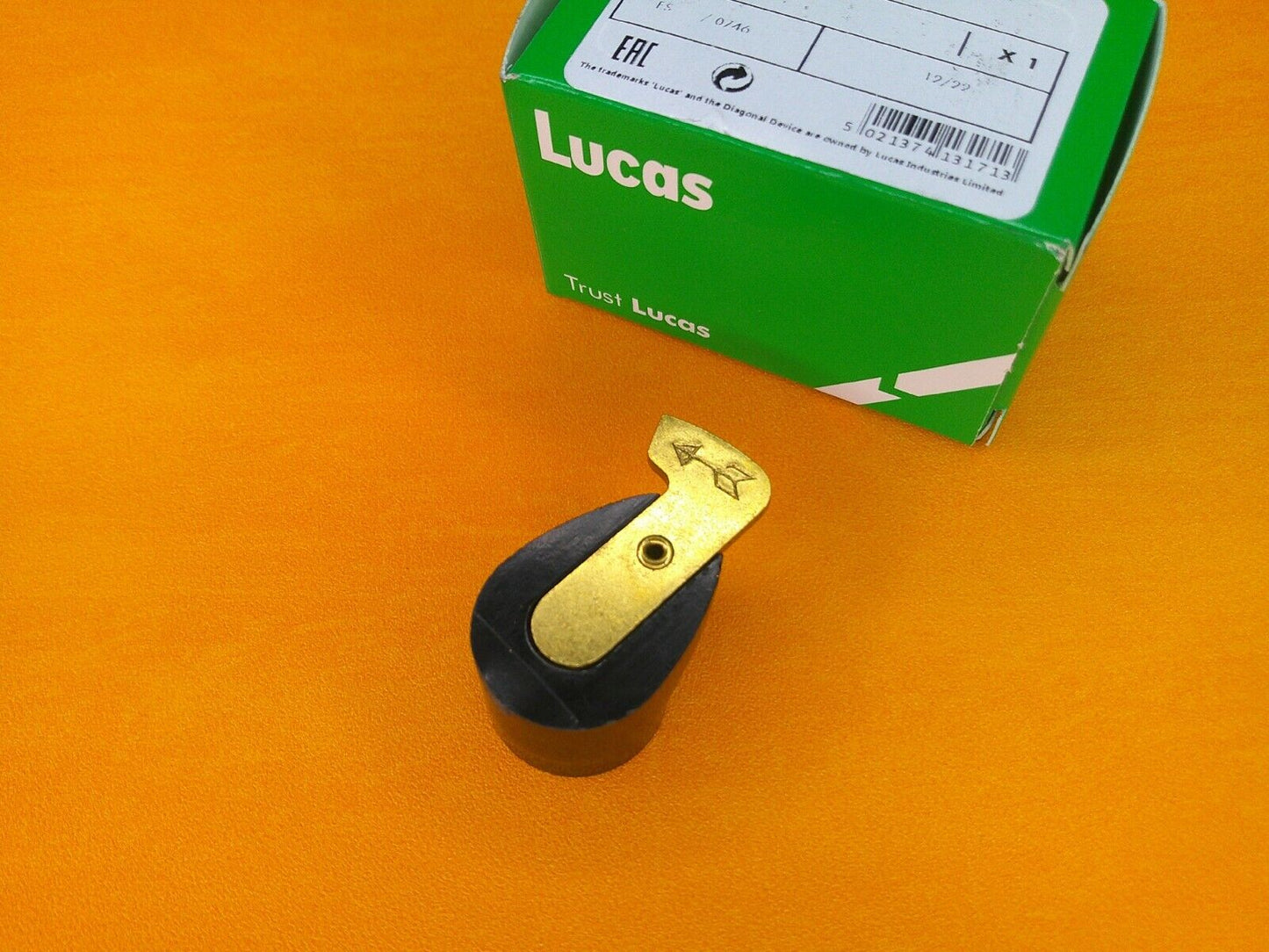 TRIUMPH TR5 TR6 (1967-75) NEW IGNITION ROTOR ARM GENUINE LUCAS DRB106C