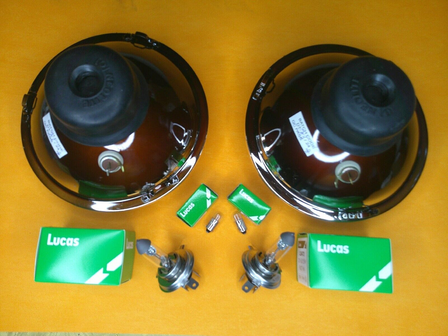 7" HEAD LIGHT UNITS PAIR with Pilot HALOGEN H4 Domed Glass - RHD + Lucas Bulbs