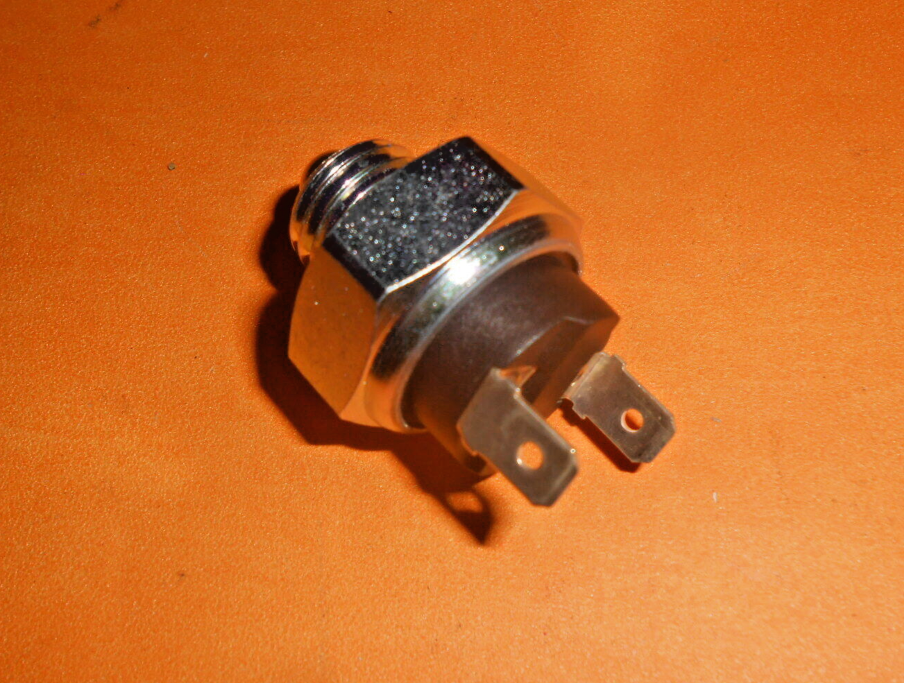 JAGUAR E-Type 3.8 4.2 5.3 (1969-1974) REVERSING LIGHT SWITCH-54850