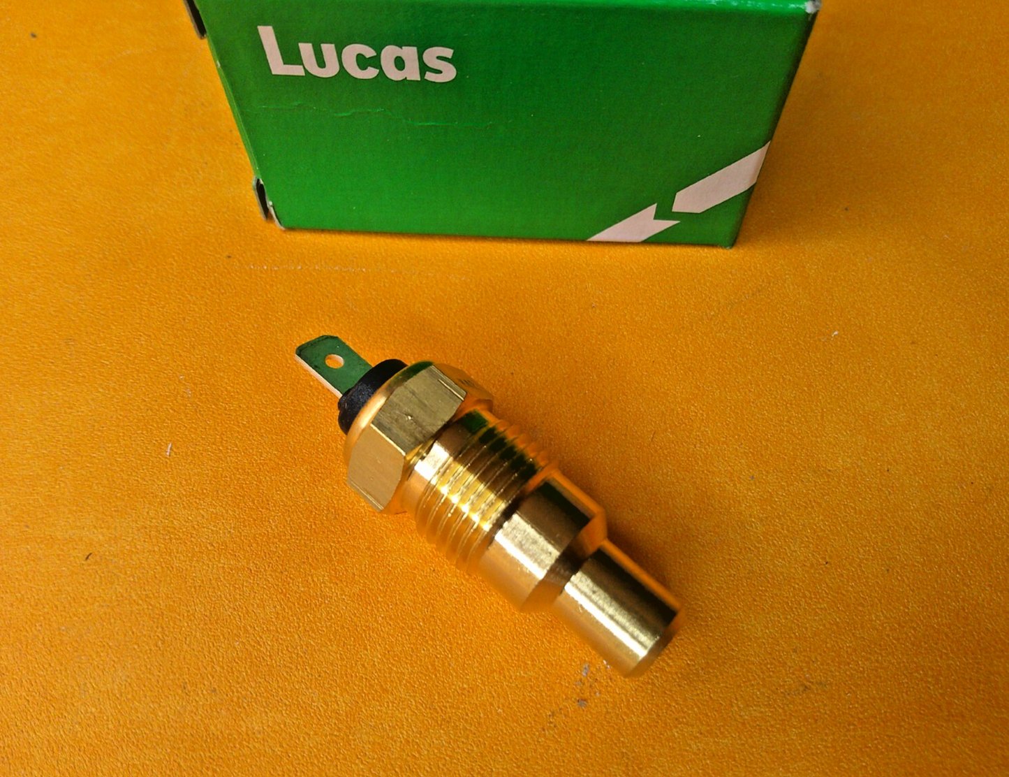 AUSTIN MORRIS 1100 1300 (1971-74) NEW TEMPERATURE SENDER TRANSMITTER
