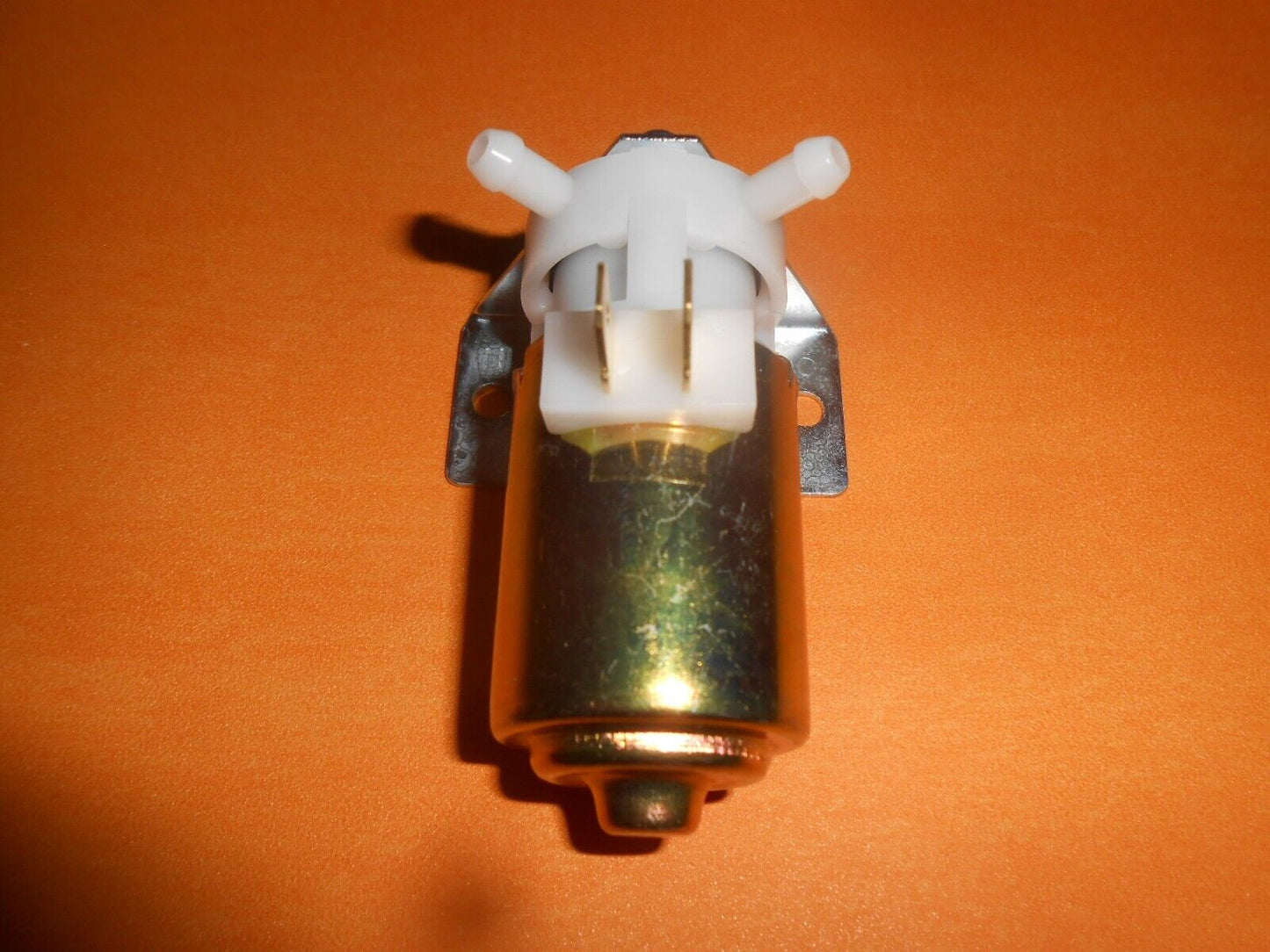 LAND ROVER SERIES IIA & III (1961-85) WINDSCREEN WASHER PUMP