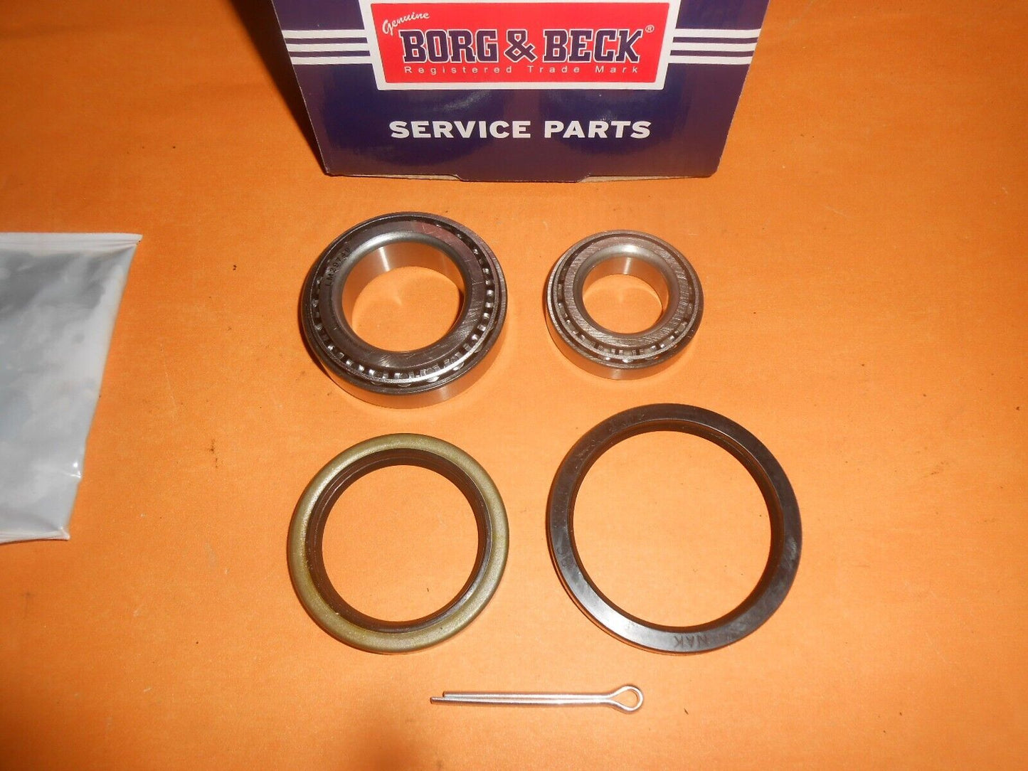 TRIUMPH TR4a TR5 TR6 REAR WHEEL BEARING KIT (genuine Borg & Beck) QWB135