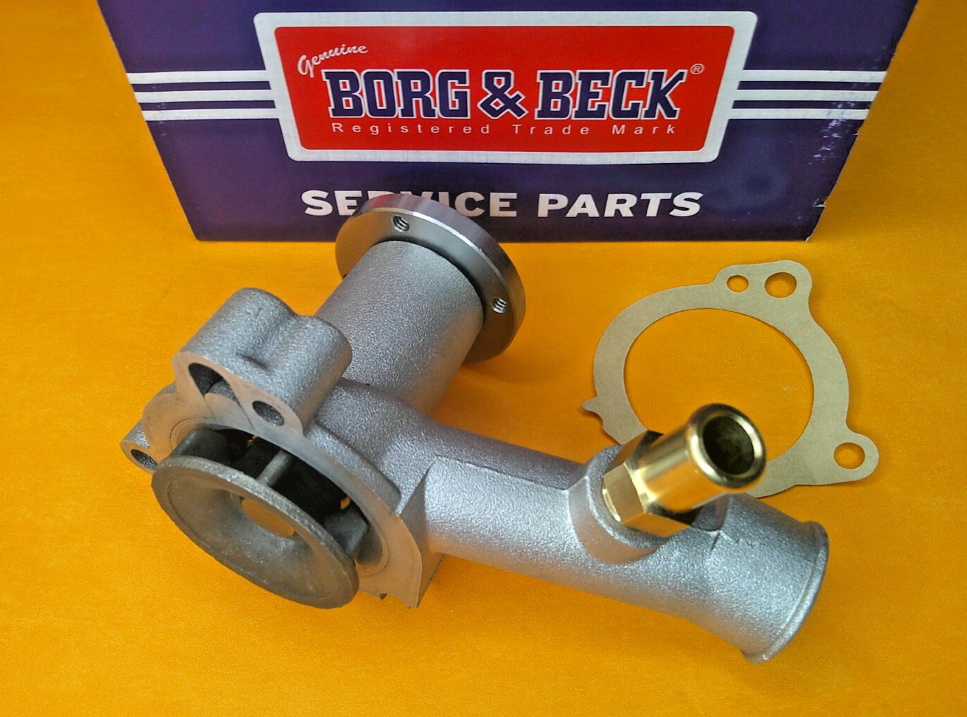 FORD ESCORT Mk1 1100 1300 1600 OHV(08/1970-75) NEW WATER PUMP + PIPE FITTING
