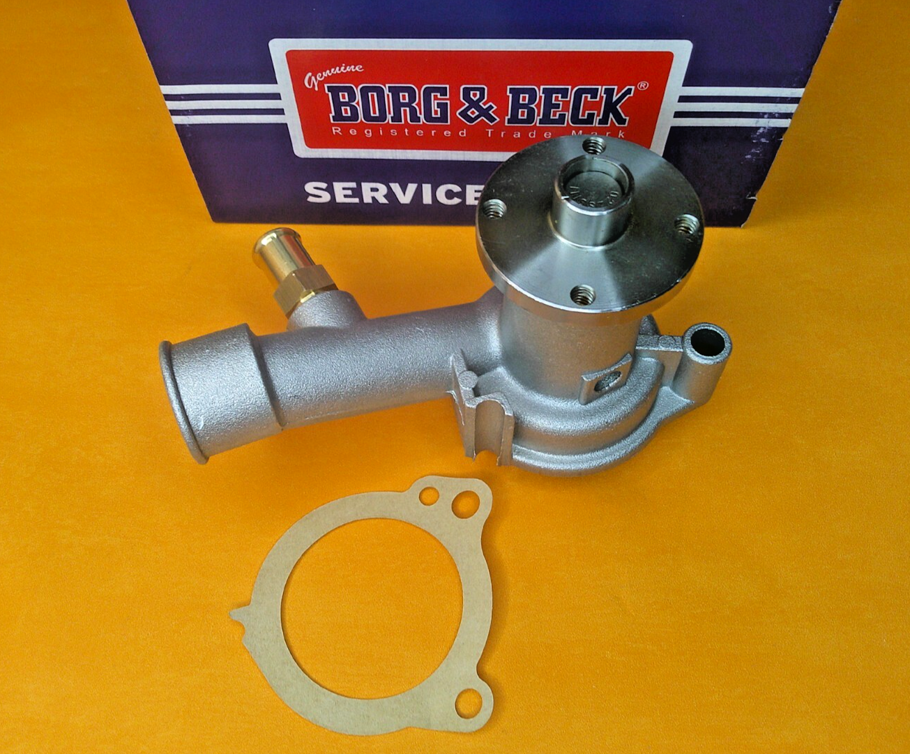 FORD ESCORT Mk1 1100 1300 1600 OHV(08/1970-75) NEW WATER PUMP + PIPE FITTING