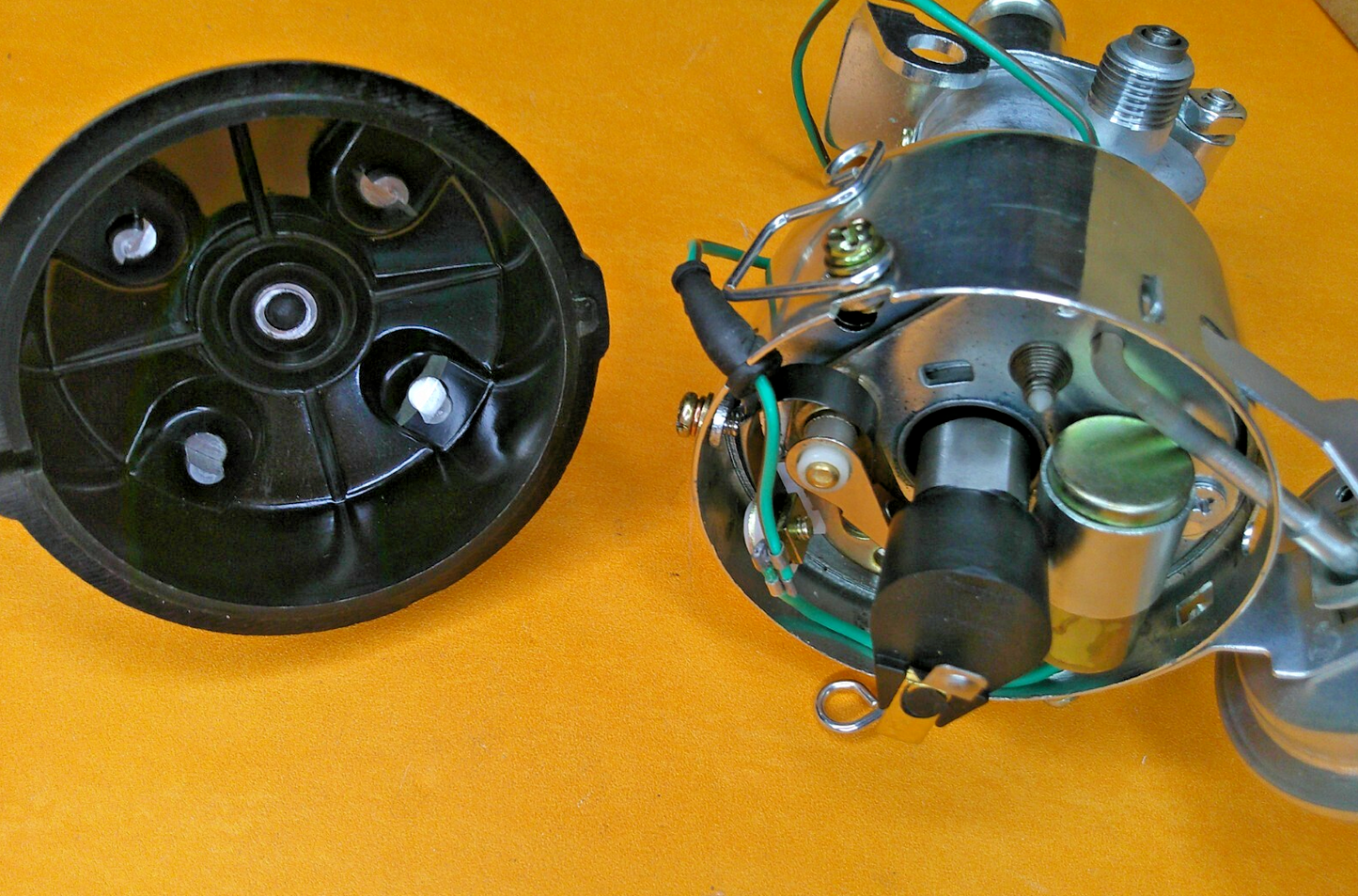TRIUMPH SPITFIRE (1963-1975) POINTS IGNITION DISTRIBUTOR (4 cylinder Delco type)