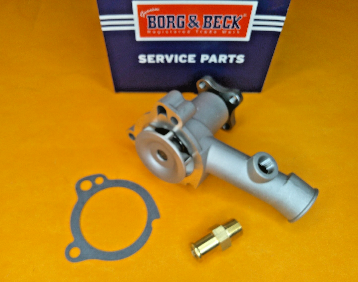 FORD CORTINA Mk3 Mk4 1300 OHV (1970-08/1979) NEW WATER PUMP + PIPE FITTING