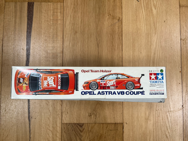 Tamiya Opel Astra V8 Coupe - 1/24 scale plastic model kit
