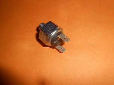 VW BEETLE / KAFER 1200,1300,1500,1600(1960-1979) BRAKE LIGHT SWITCH -51650