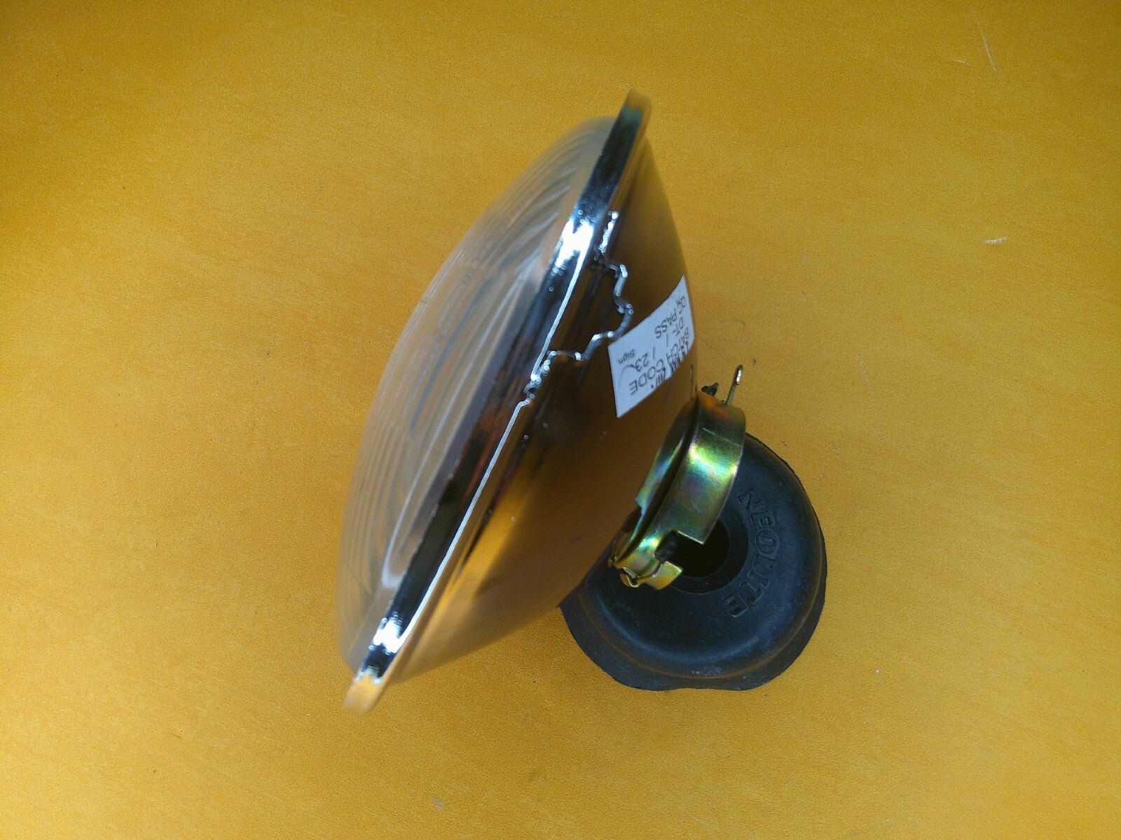 5 3/4" HEAD LIGHT UNIT HALOGEN H4 No Pilot Domed Glass - RHD + Lucas Bulb - Vroom Classics