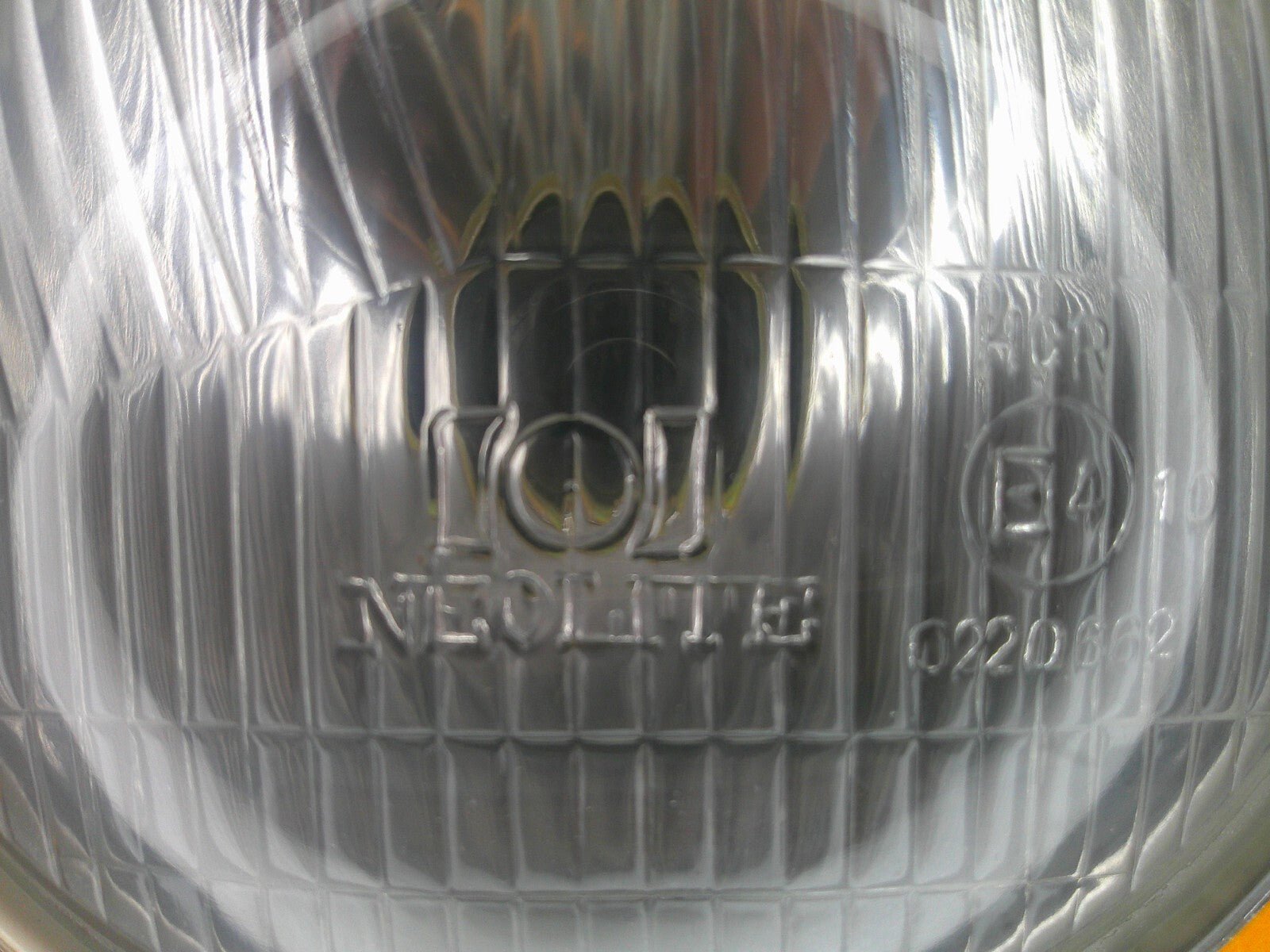 5 3/4" HEAD LIGHT UNIT HALOGEN H4 No Pilot Domed Glass - RHD + Lucas Bulb - Vroom Classics