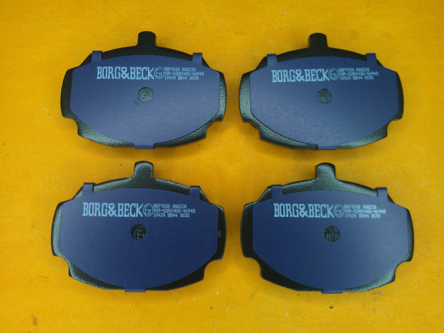 HILLMAN SUPER MINX (1962-1967) NEW BRAKE PADS -GENUINE BORG & BECK