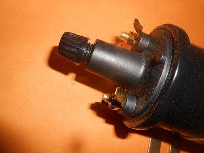 FORD CONSUL ZEPHYR ZODIAC Mk2 "SCREW IN LEAD" NEW STANDARD IGNITION COIL -8019