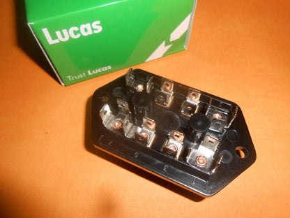 LOTUS ESPRIT S1, S2 (1976-1982) NEW LUCAS FUSE BOX (4 fuse type)