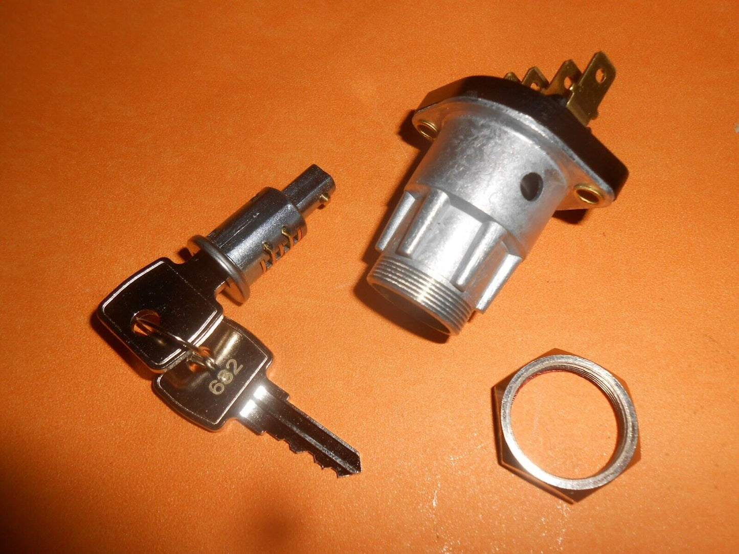 JAGUAR E-TYPE Ser 1, Ser 2 (1961-1968) IGNITION SWITCH WITH LOCK BARREL & 2 KEYS