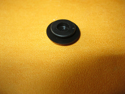 BLACK RUBBER BLANKING GROMMETS to fit 8mm HOLE DIAMETER x10