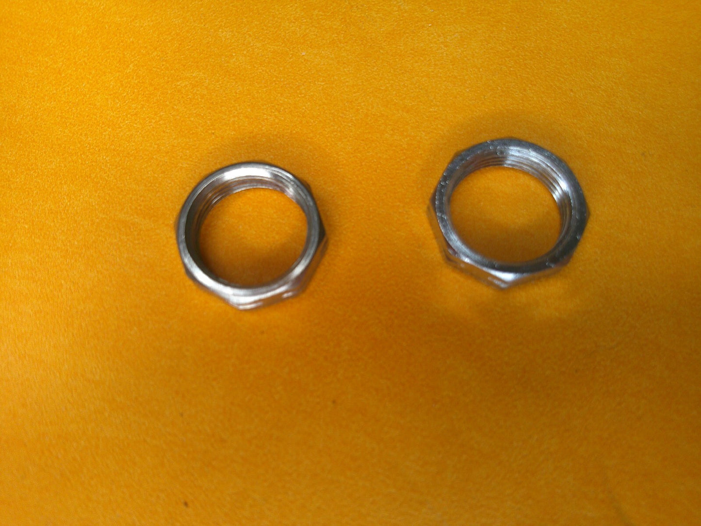 MORRIS MINOR 1000 WINDSCREEN WIPER WHEELBOX LOCKING NUT x 2