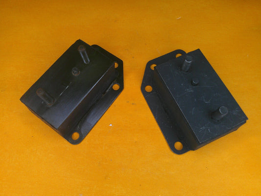 MG MGA 1500 1600 1955-62 LH+RH ENGINE MOUNTS PAIR - BHH1351, BHH1352