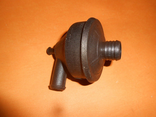FORD FIESTA XR2 CVH ENGINE CRANK CASE BREATHER FILTER CAP