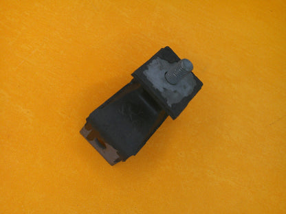 AUSTIN 1800 AUSTIN MAXI AMBASSADOR PRINCESS NOS RUBBER EXHAUST MOUNT -SM34U