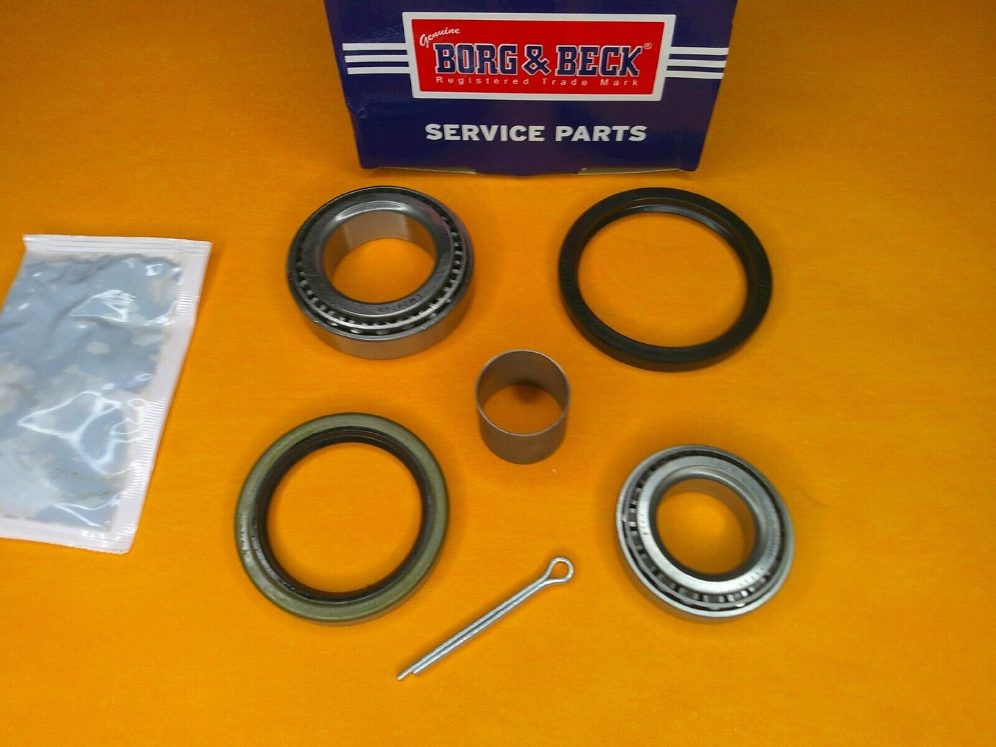 TRIUMPH TR4a TR5 TR6 REAR WHEEL BEARING KIT plus crush washer (Borg & Beck)