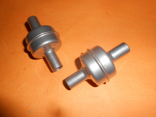PAIR OF ROVER V8 BREATHER FLAME TRAPS