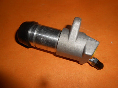 FORD ANGLIA 105E 123E (1959-1967) CLUTCH SLAVE CYLINDER -3/4" bore