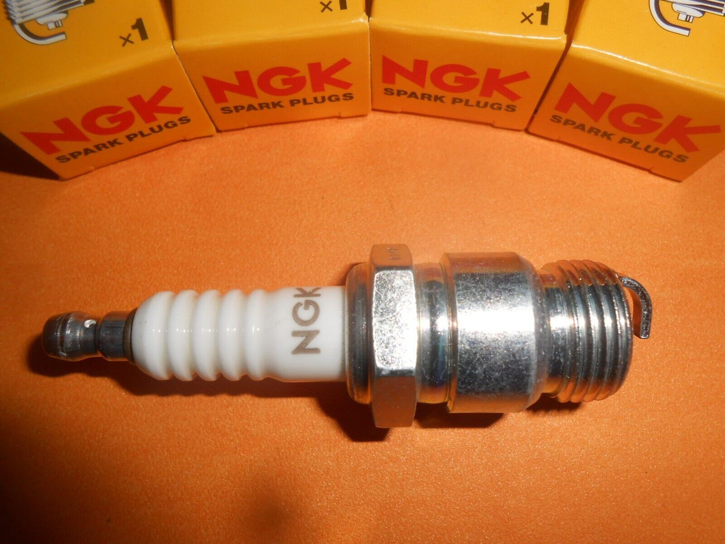 FORD CAPRI 1.6 2.0 OHC (1975-87) NGK SPARK PLUGS SET of 4