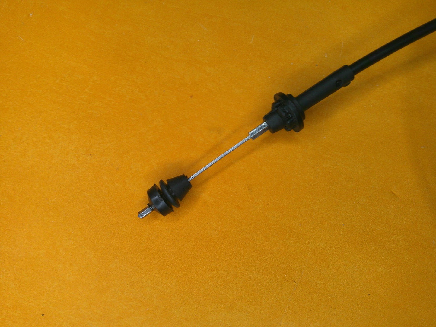 FORD FIESTA Mk2 XR2 (1984-89) NEW THROTTLE CABLE - Genuine Borg & Beck