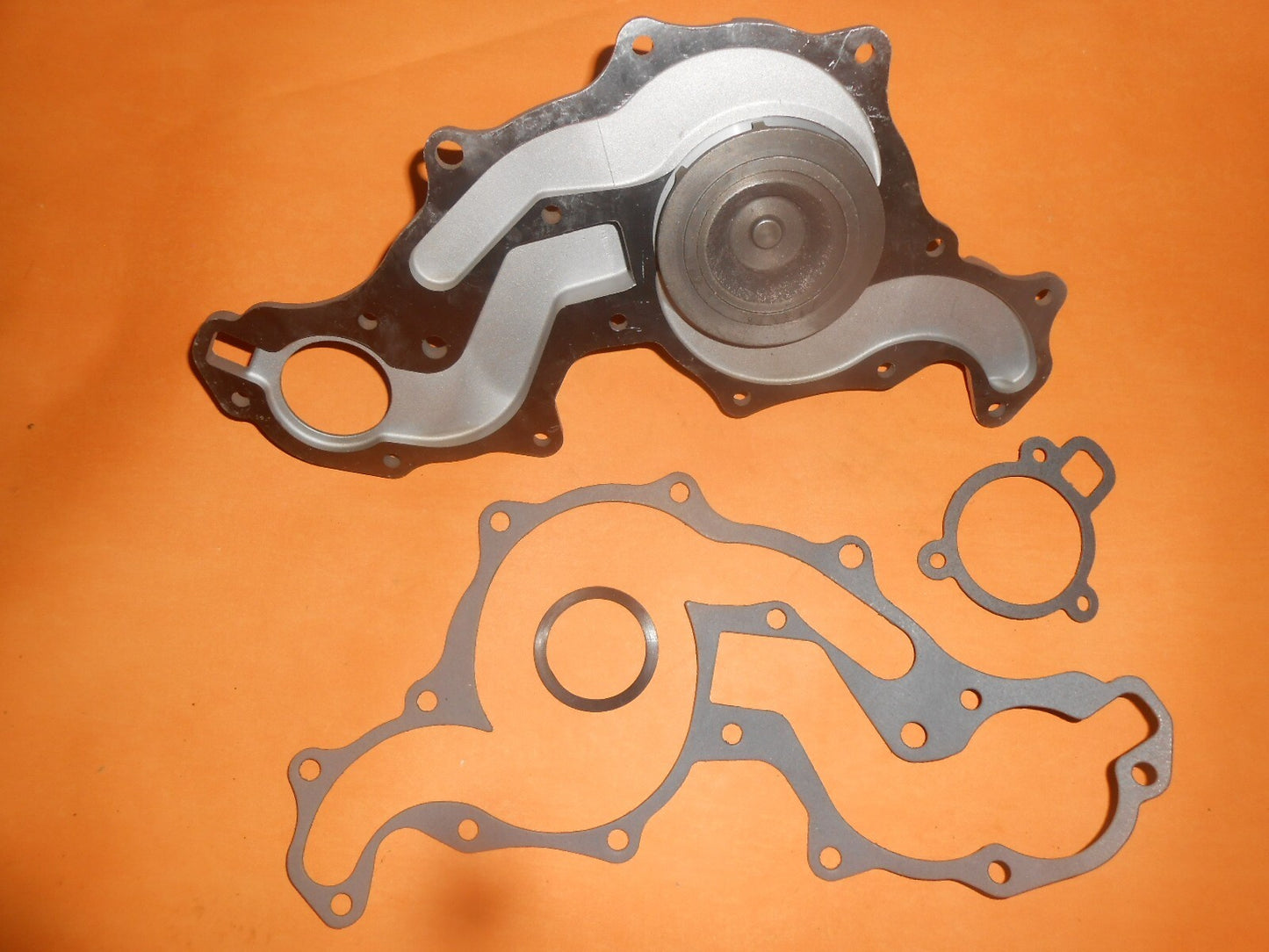 FORD CAPRI Mk3 2.3 2.8i (1981-87) V6 COLOGNE NEW WATER PUMP - 1194