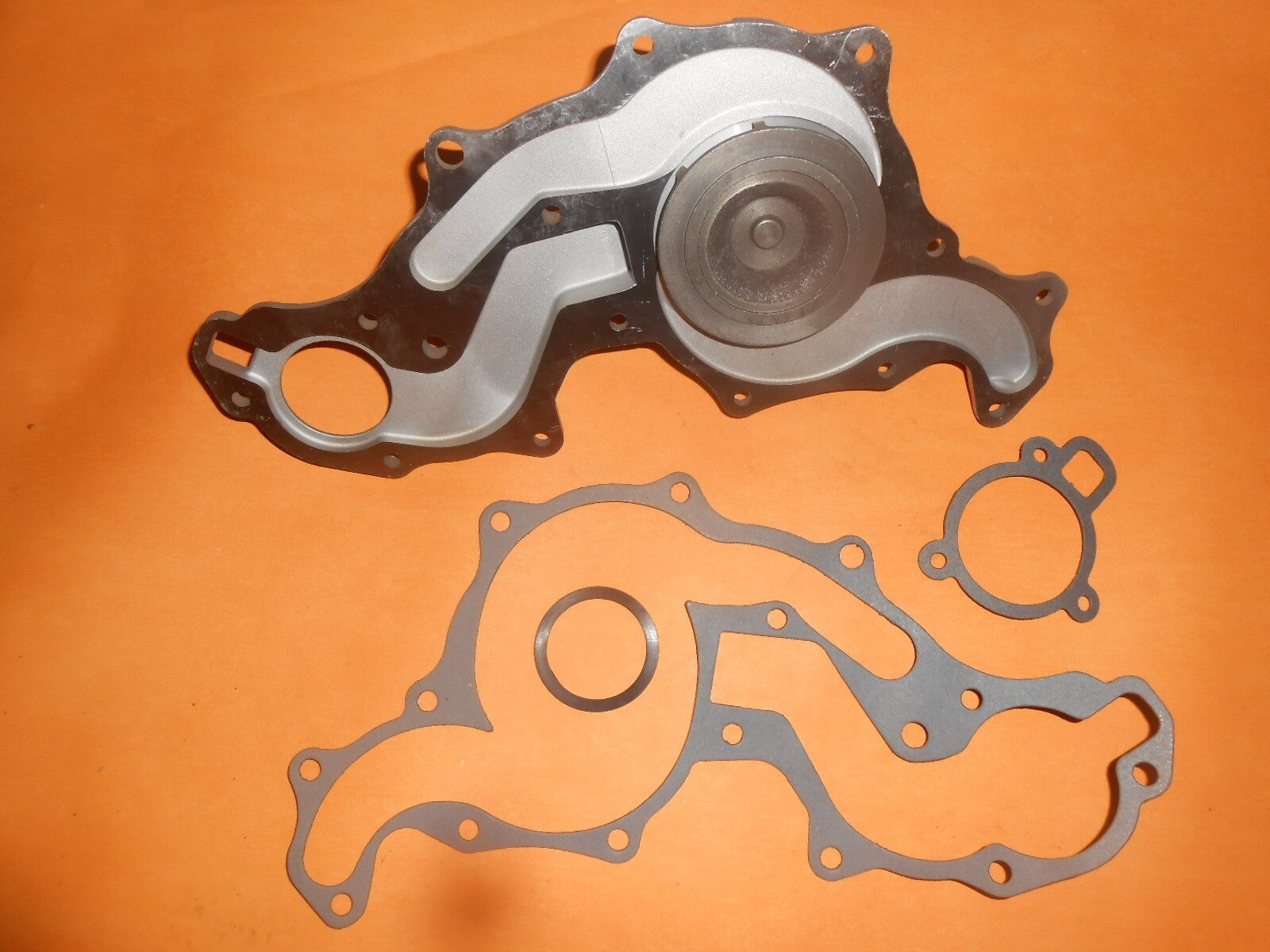 FORD CAPRI Mk3 2.3 2.8i (1981-87) V6 COLOGNE NEW WATER PUMP - 1194