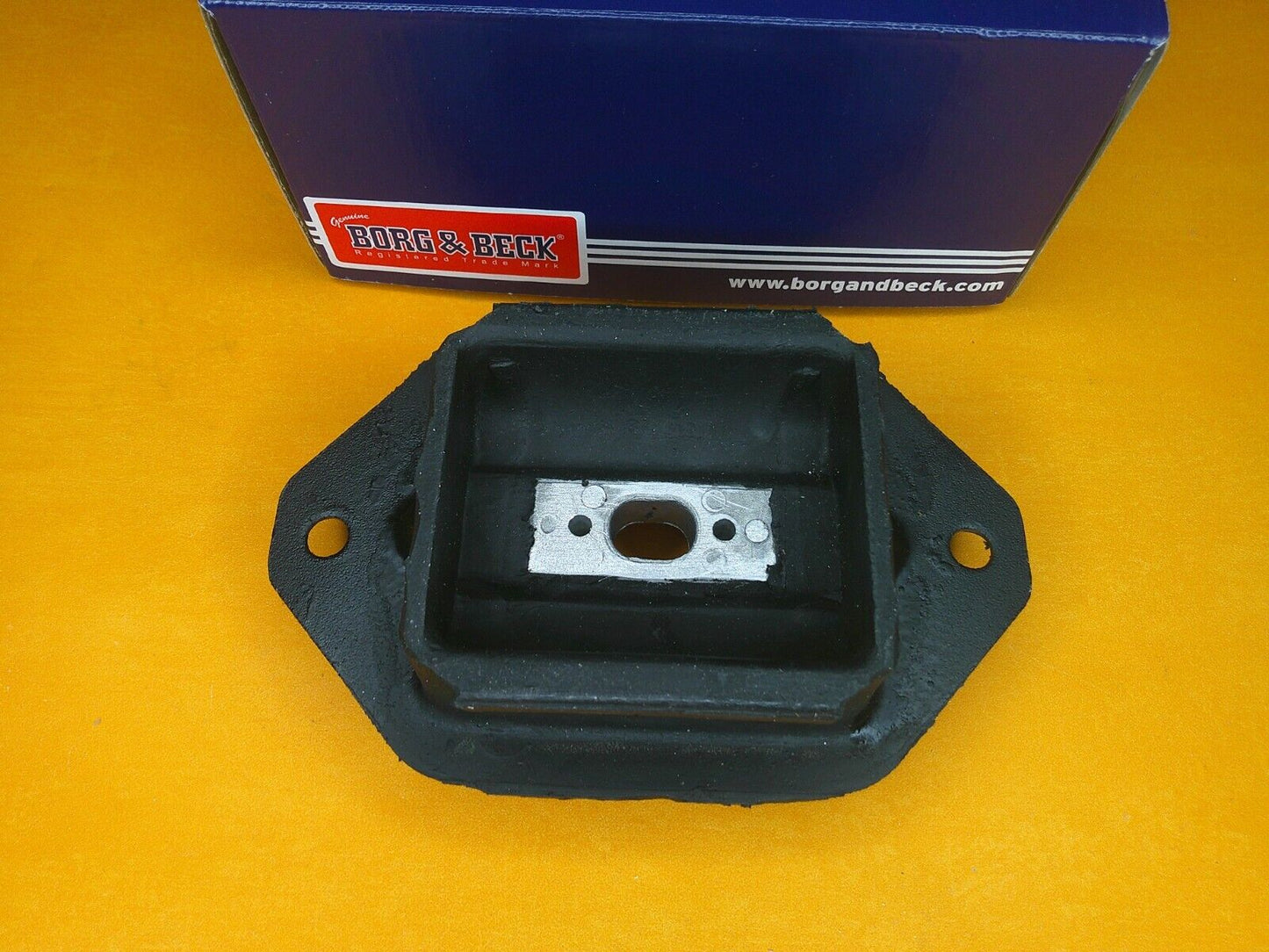 FORD SIERRA Mk1 inc. XR4i (1982-87) GEARBOX MOUNTING - Genuine Borg & Beck