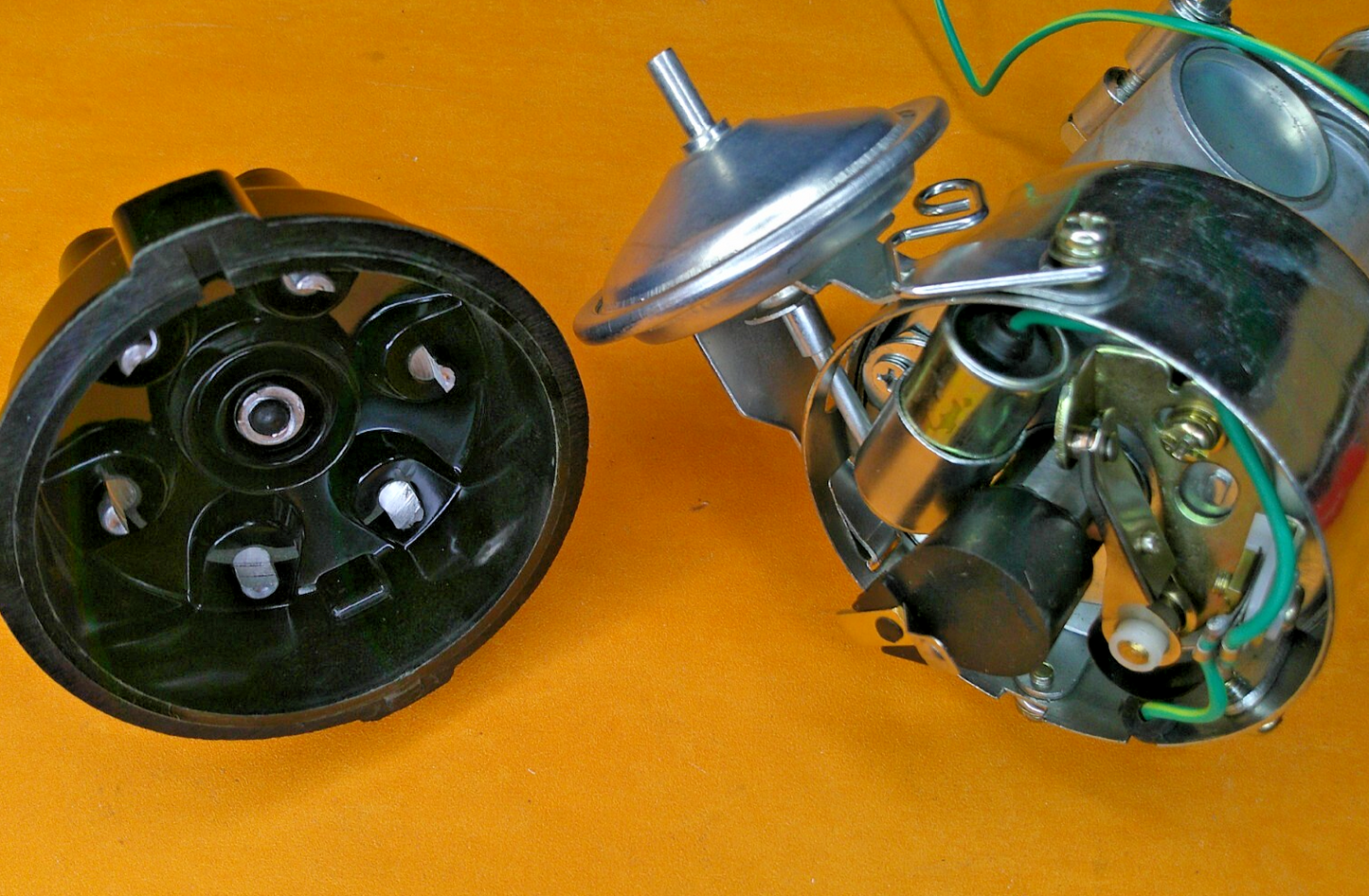 TRIUMPH TR5 TR250 TR6  POINTS IGNITION DISTRIBUTOR (6 cylinder Delco type)