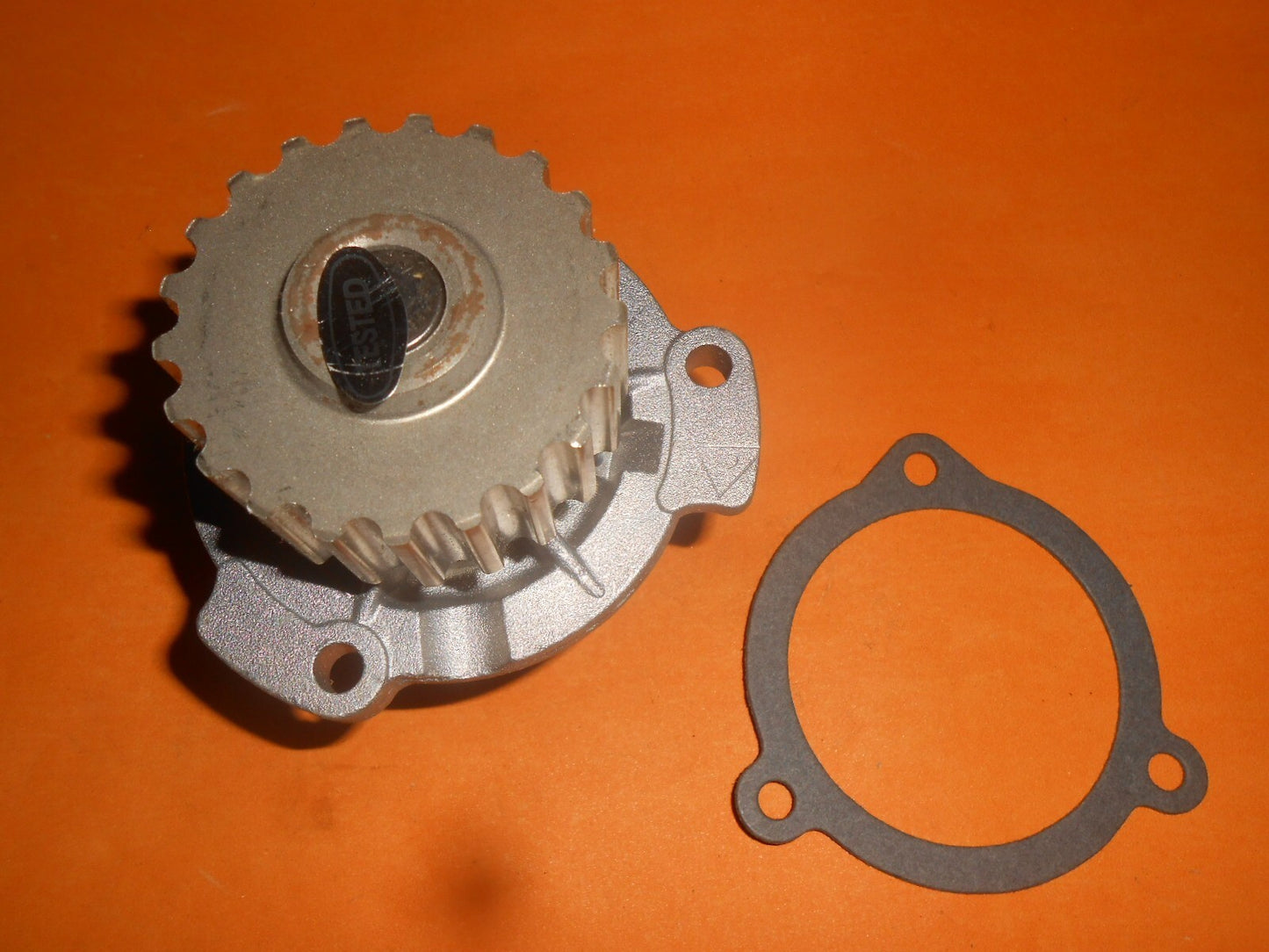 LADA SAMARA, DIVA, FORMA 1.1,1.3,1.5 (1986-02/1992) NOS WATER PUMP -QCP2591