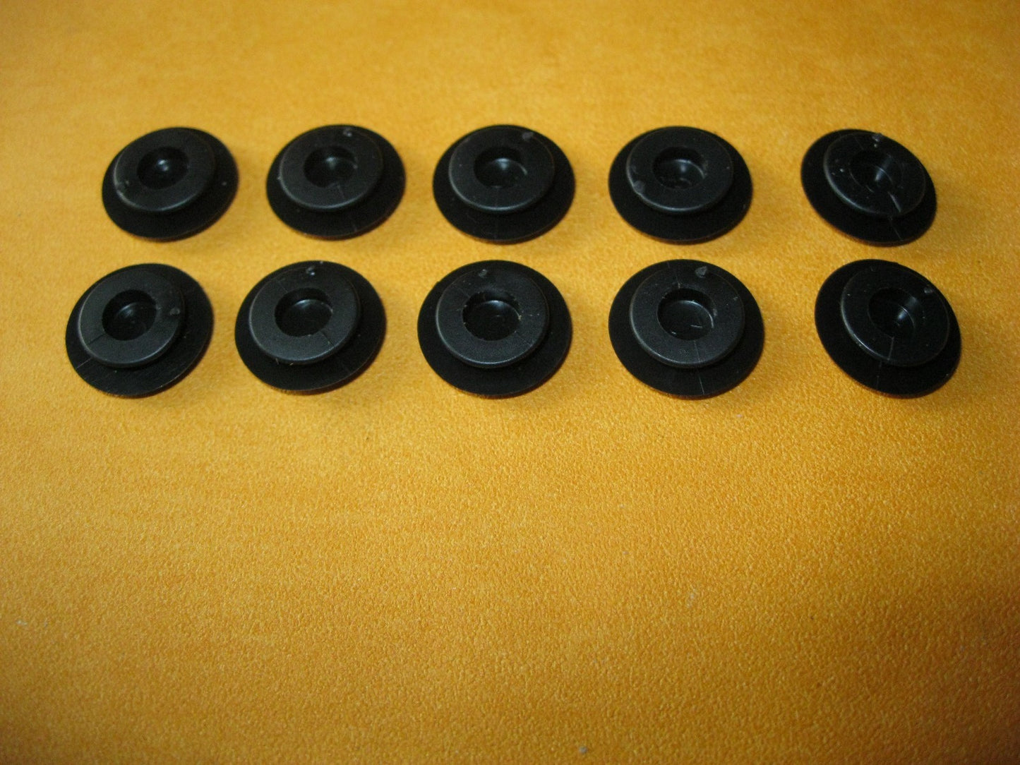 BLACK RUBBER BLANKING GROMMETS 8mm HOLE DIAMETER x10