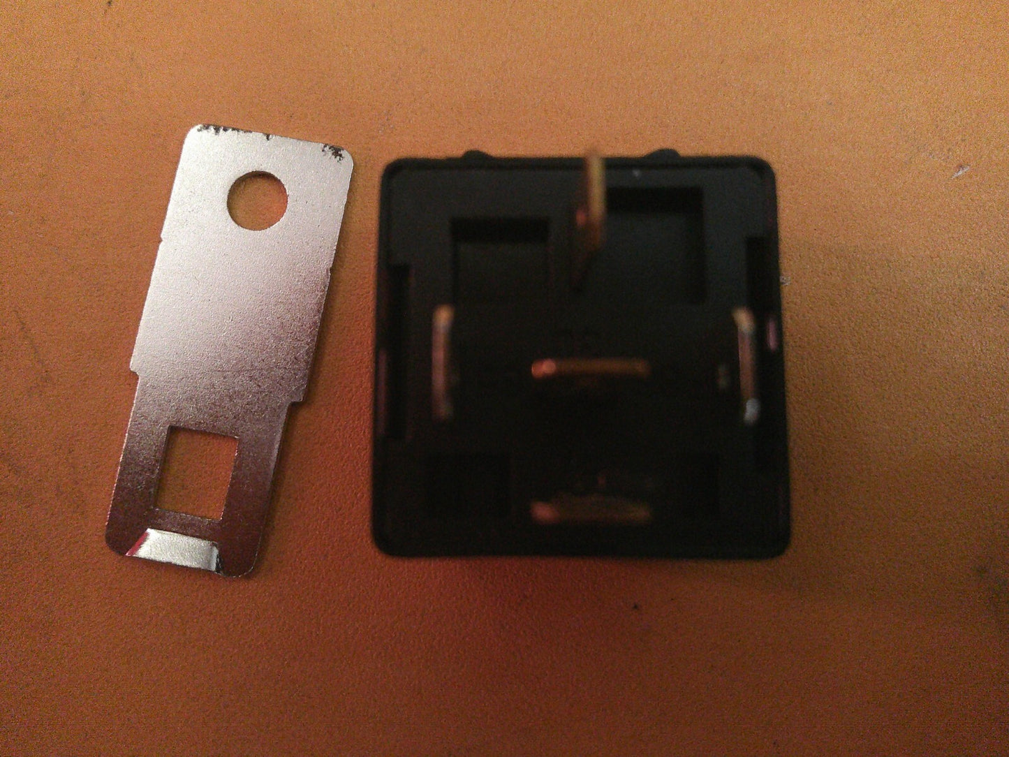 ALTERNATIVE RELAY STARTER TR250 TR6 TR7 TR8 5 Pin 2x25A 12v-Genuine Lucas SRB591