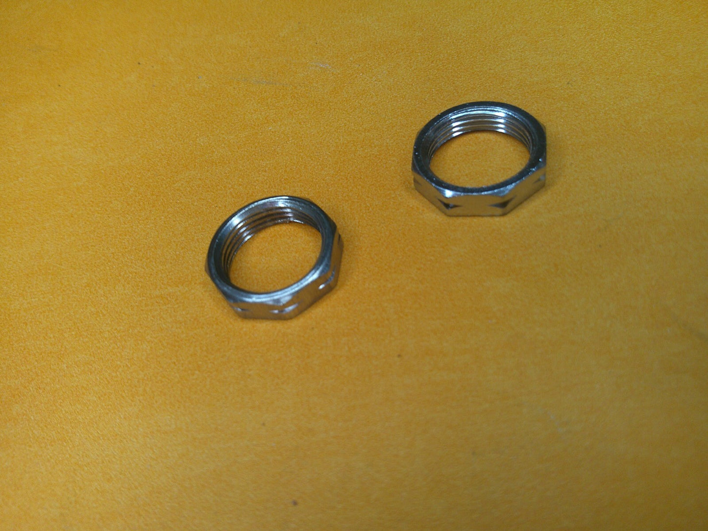 MORRIS MINOR 1000 WINDSCREEN WIPER WHEELBOX LOCKING NUT x 2