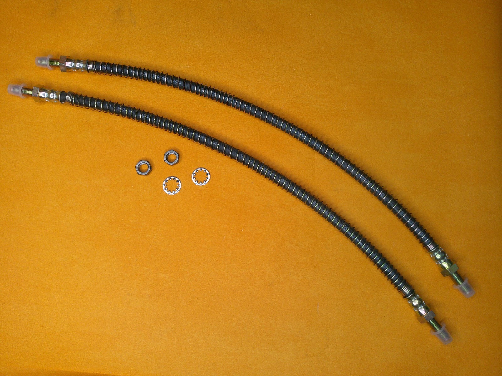 FLEXIBLE BRAKE HOSES PAIR 3/8" UNF x 480mm long + locking nuts (ARMOURED)