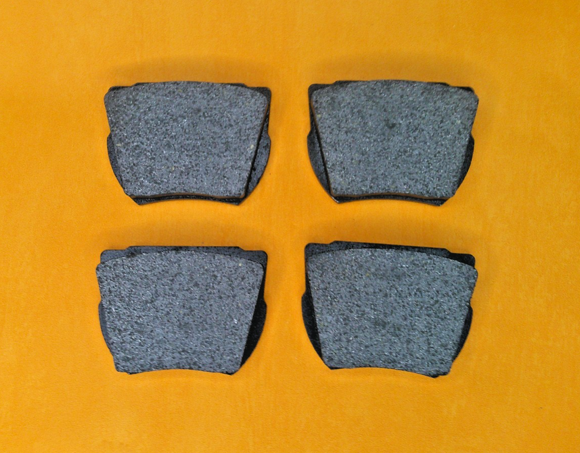 DAIMLER SP250 Dart (1959-67) FRONT DISC BRAKE PAD SET