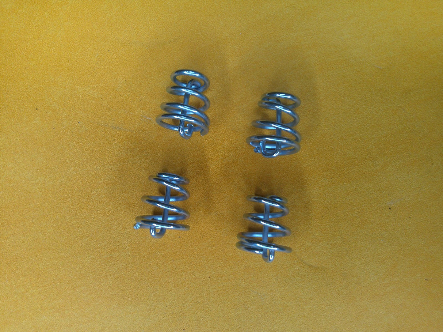 TRIUMPH TR2 TR3 3A TR4 4A (1953-57) REAR BRAKE SHOE BEEHIVE RETAINING SPRINGSx4