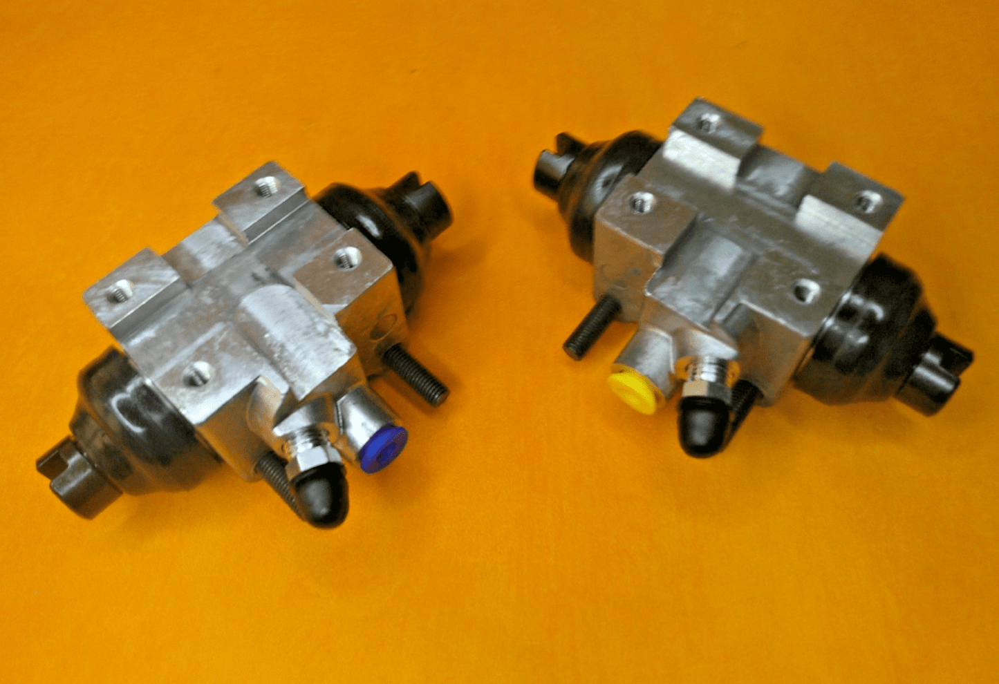 ALLARD PALM BEACH Models Z & C (1953 on) REAR BRAKE WHEEL CYLINDERS (Set of 2) - Vroom Classics