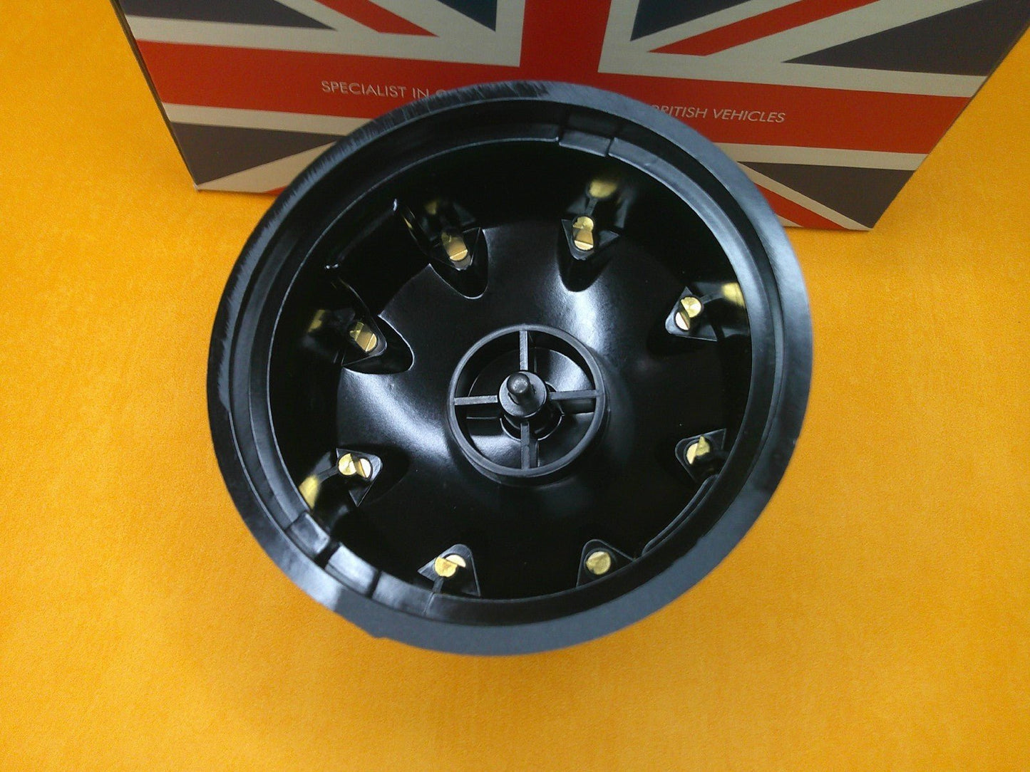 ASTON MARTIN V8 (1968 - 97) NEW Brass Terminal DISTRIBUTOR CAP - Vroom Classics