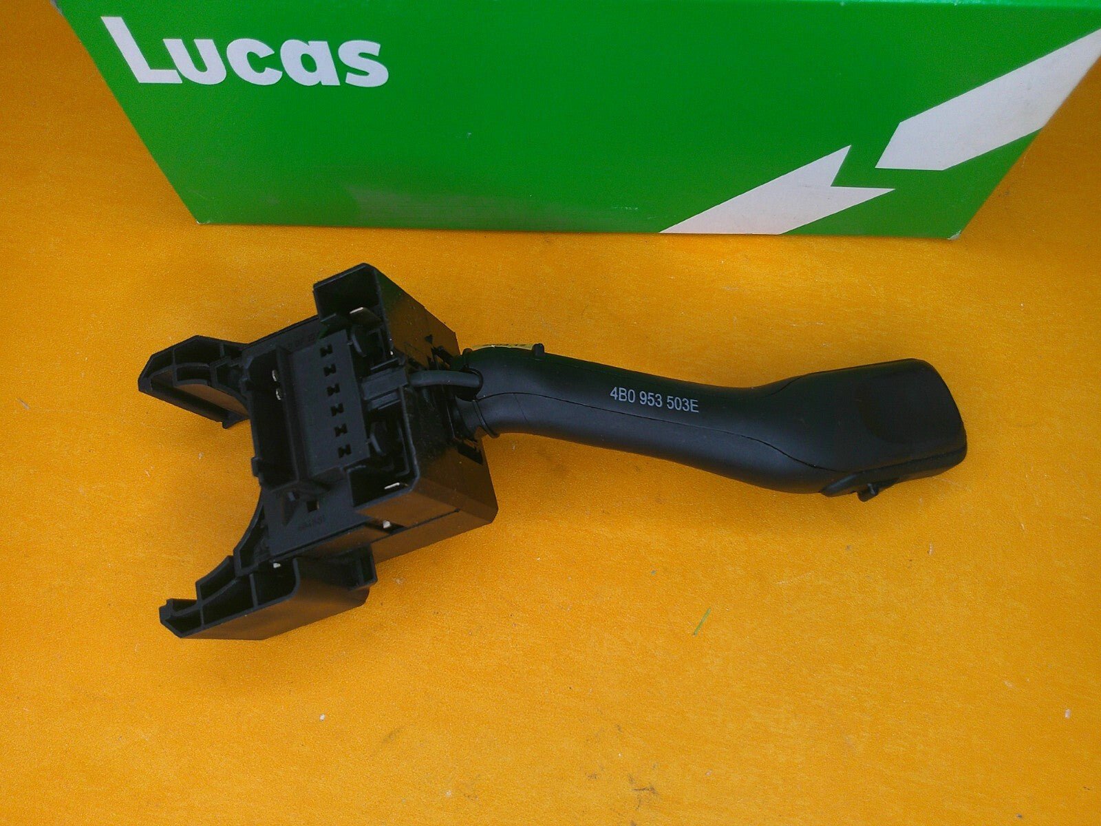 AUDI VW SKODA (1996 - 2013) STEERING COLUMN WIPER SWITCH - GENUINE LUCAS SQB615 - Vroom Classics