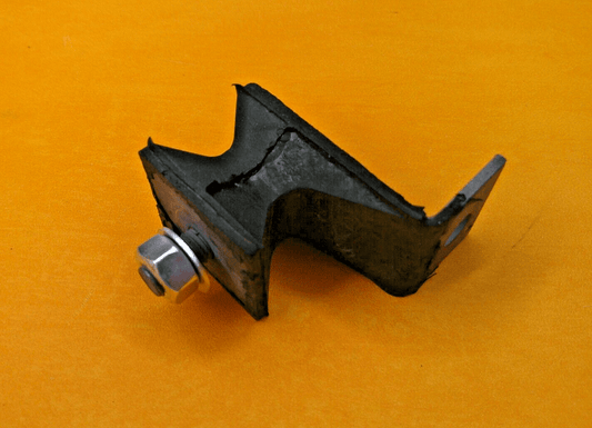 AUSTIN 1800 AUSTIN MAXI AMBASSADOR PRINCESS NOS RUBBER EXHAUST MOUNT - SM34U - Vroom Classics