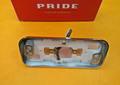 AUSTIN 3 LITRE (1967 - 71) INTERIOR COURTESY ROOF LAMP WITH PLASTIC CHROME TRIM - Vroom Classics