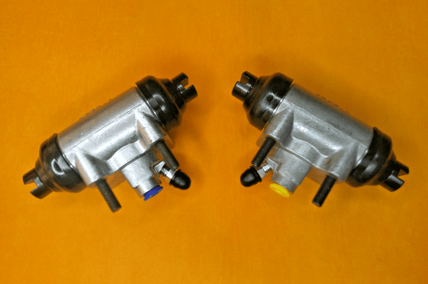 AUSTIN A40 DEVON & SOMERSET (1951 - 1955) REAR BRAKE WHEEL CYLINDERS (Set of 2) - Vroom Classics