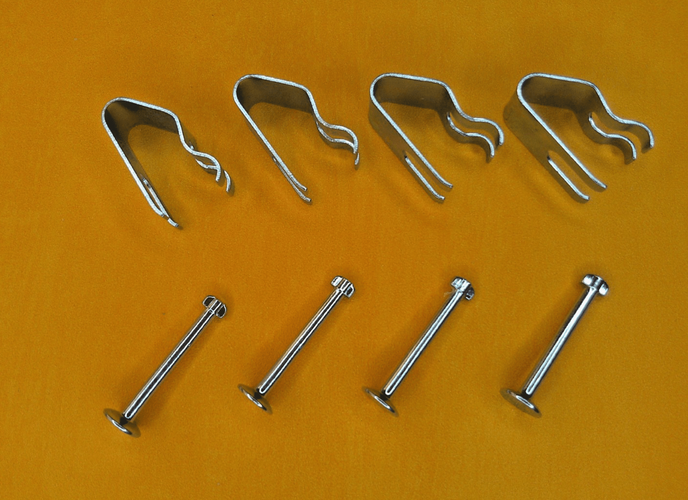 AUSTIN A55 A60 CAMBRIDGE (1959-71) REAR BRAKE SHOE RETAINING SPRINGS x4 - Vroom Classics