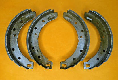 AUSTIN A55 A60 MORRIS OXFORD V VI (1959 - 71) REAR BRAKE SHOE SET - Vroom Classics