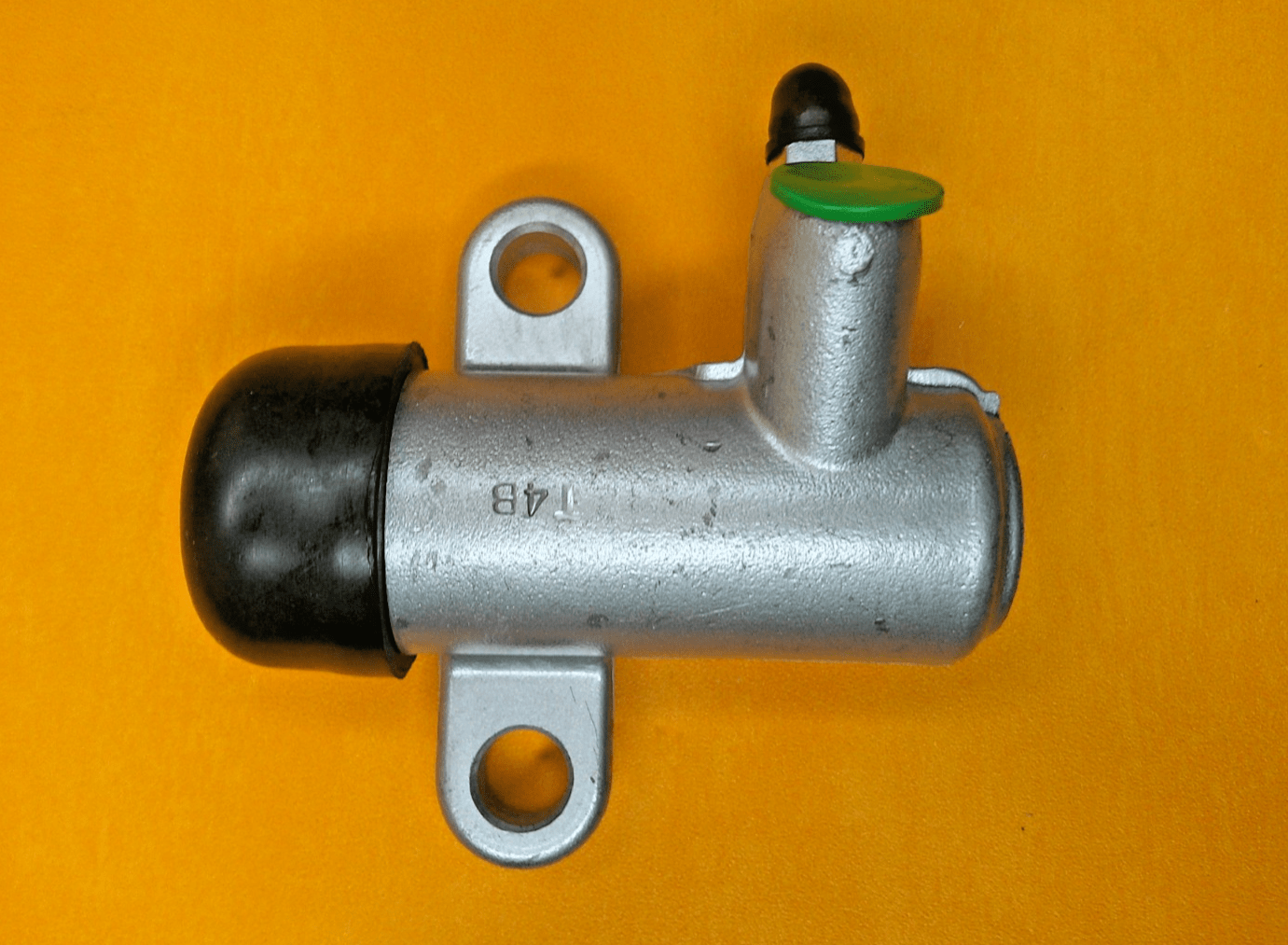 AUSTIN A60 CAMBRIDGE (1961 - 1970) NEW CLUTCH SLAVE CYLINDER - 7/8" bore - Vroom Classics