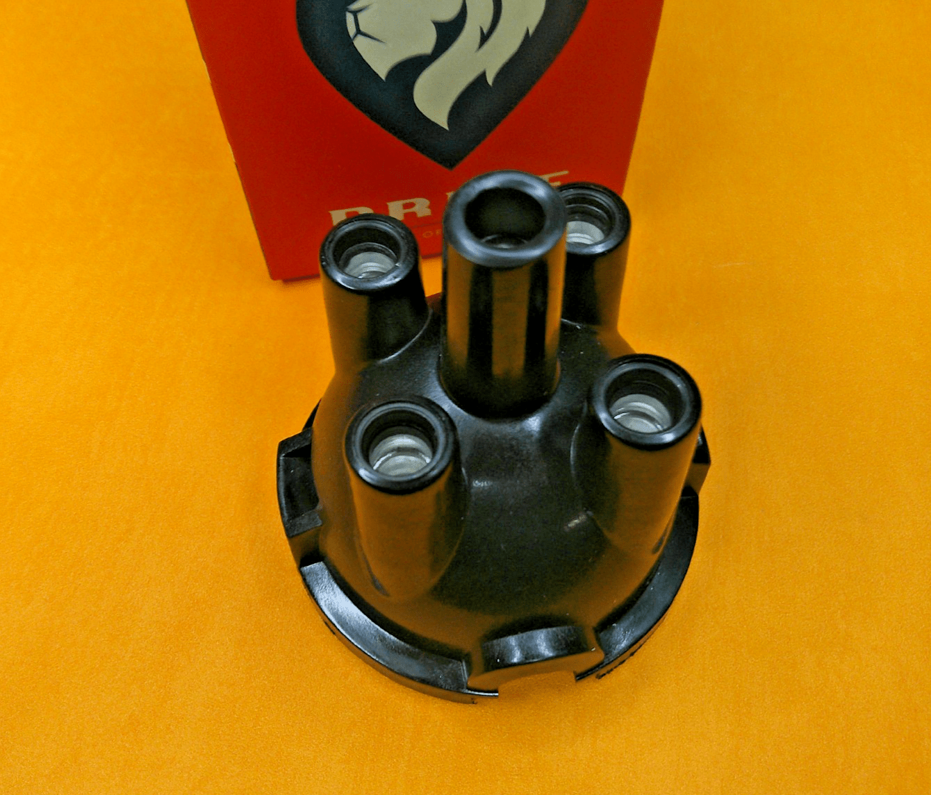 AUSTIN MORRIS J2 J4 JU Van(1963 - 74)push in leads only NEW DISTRIBUTOR CAP - 44140 - Vroom Classics
